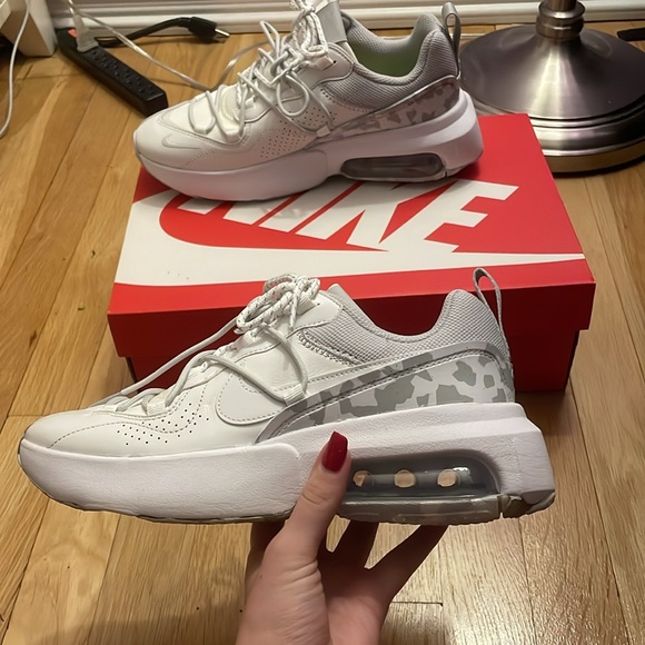 Nike Air Max Viva, Worn once, no scuffs or dirt on sneakers - Picture 3 of 4